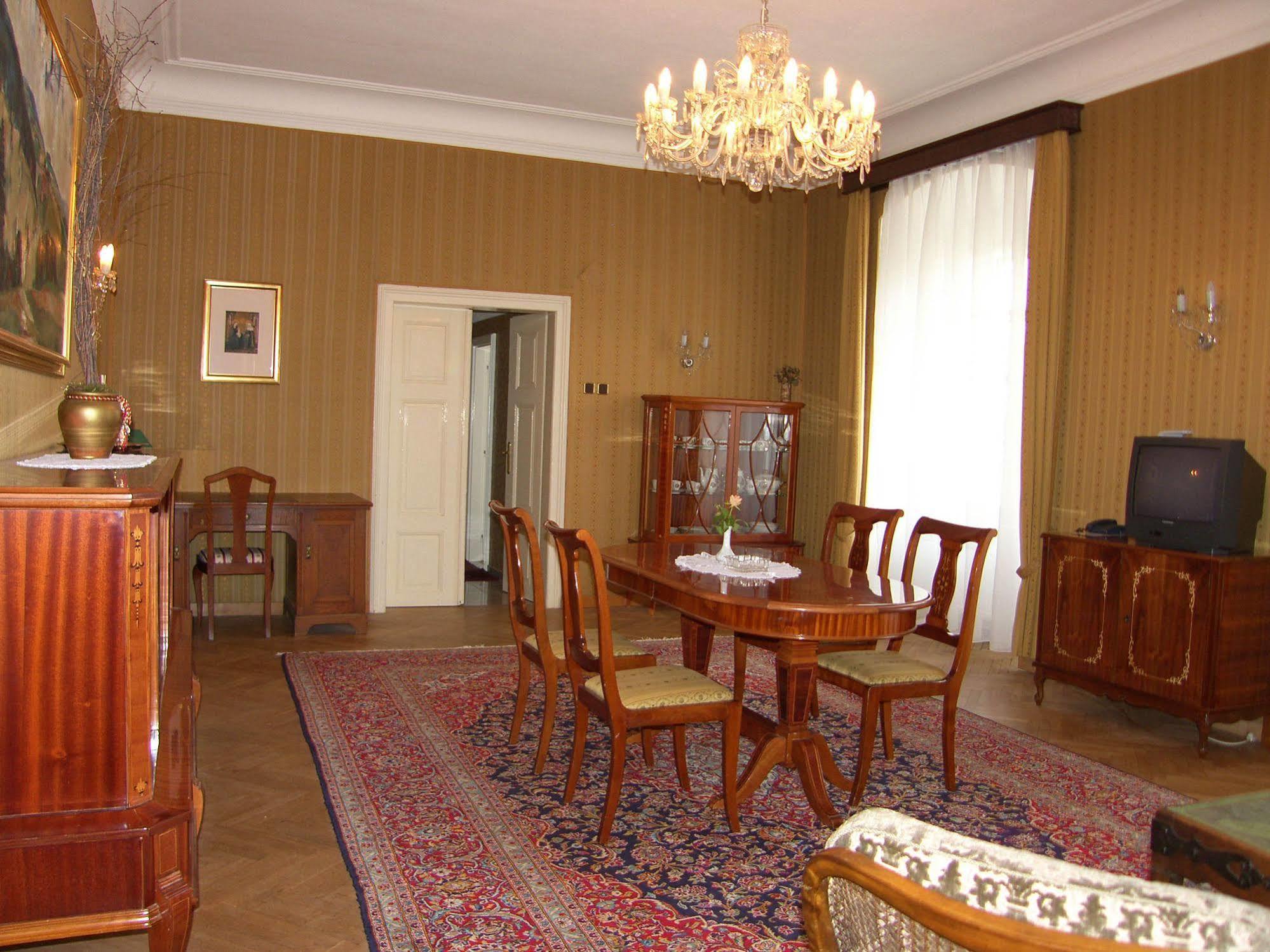 Schlosshotel Zamek Zdíkov Exterior foto